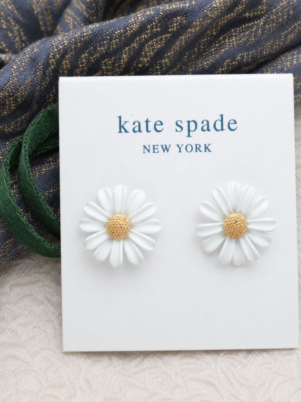 Kate Spade Into The Bloom Daisy Stud Earrings